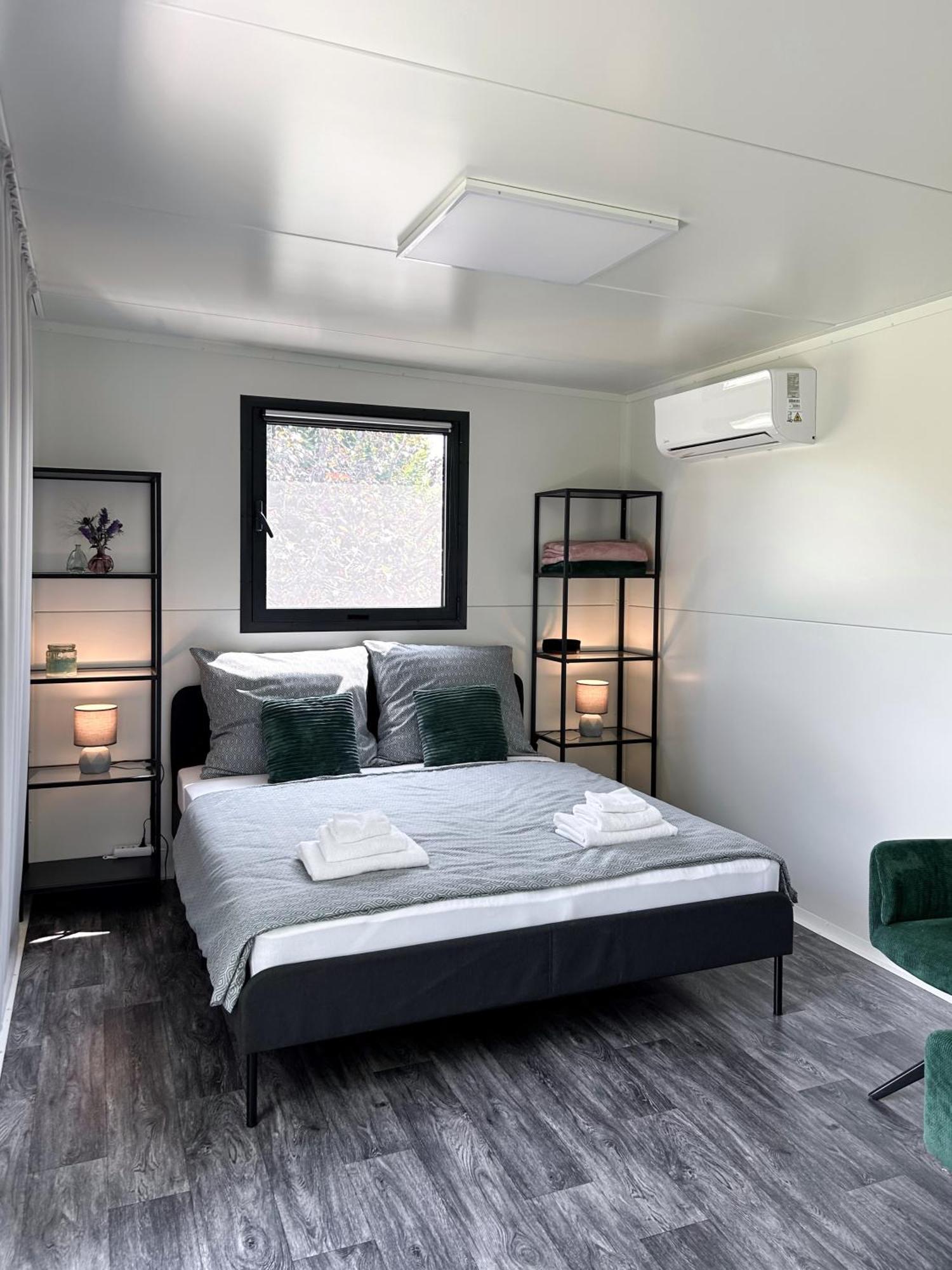 Tiny House Mezi Sklepy Daire Kobylí Dış mekan fotoğraf